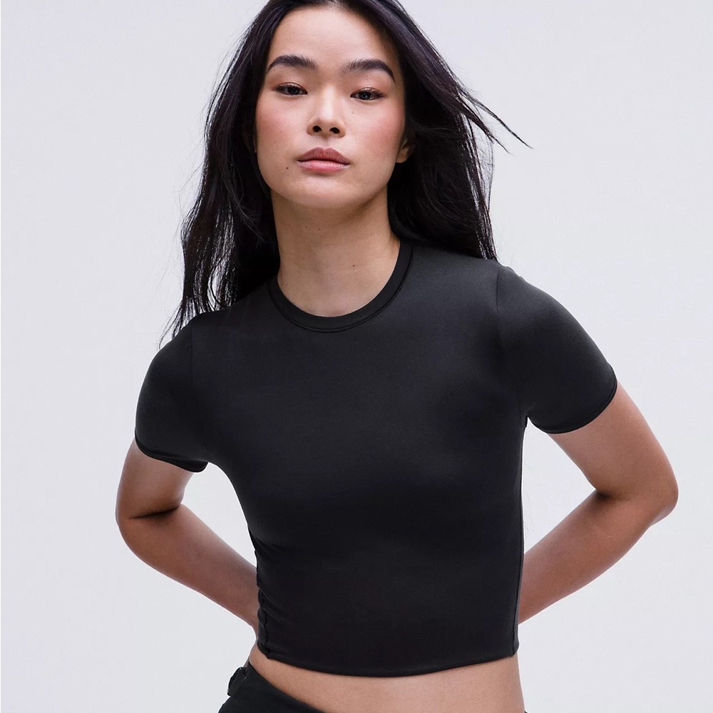 Lululemon Wundermost Ultra-Soft Nulu Crewneck Cropped T-Shirt - Size M